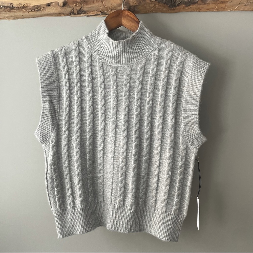 cupcakes & cashmere Light Gray Cable-Knit Sleeveless Turtleneck Sweater Vest